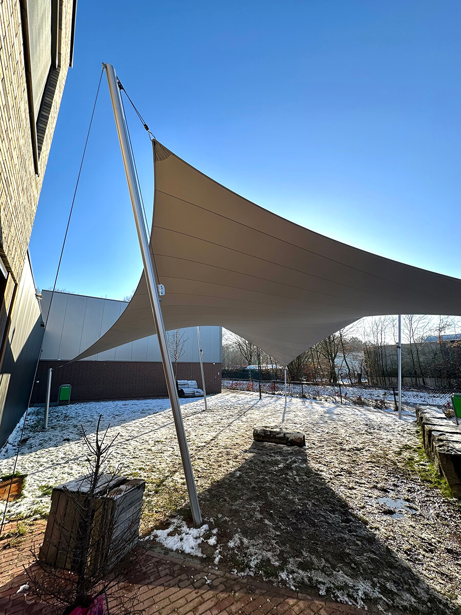 Zonwering op het schoolplein | Aloysius College | Eindhoven