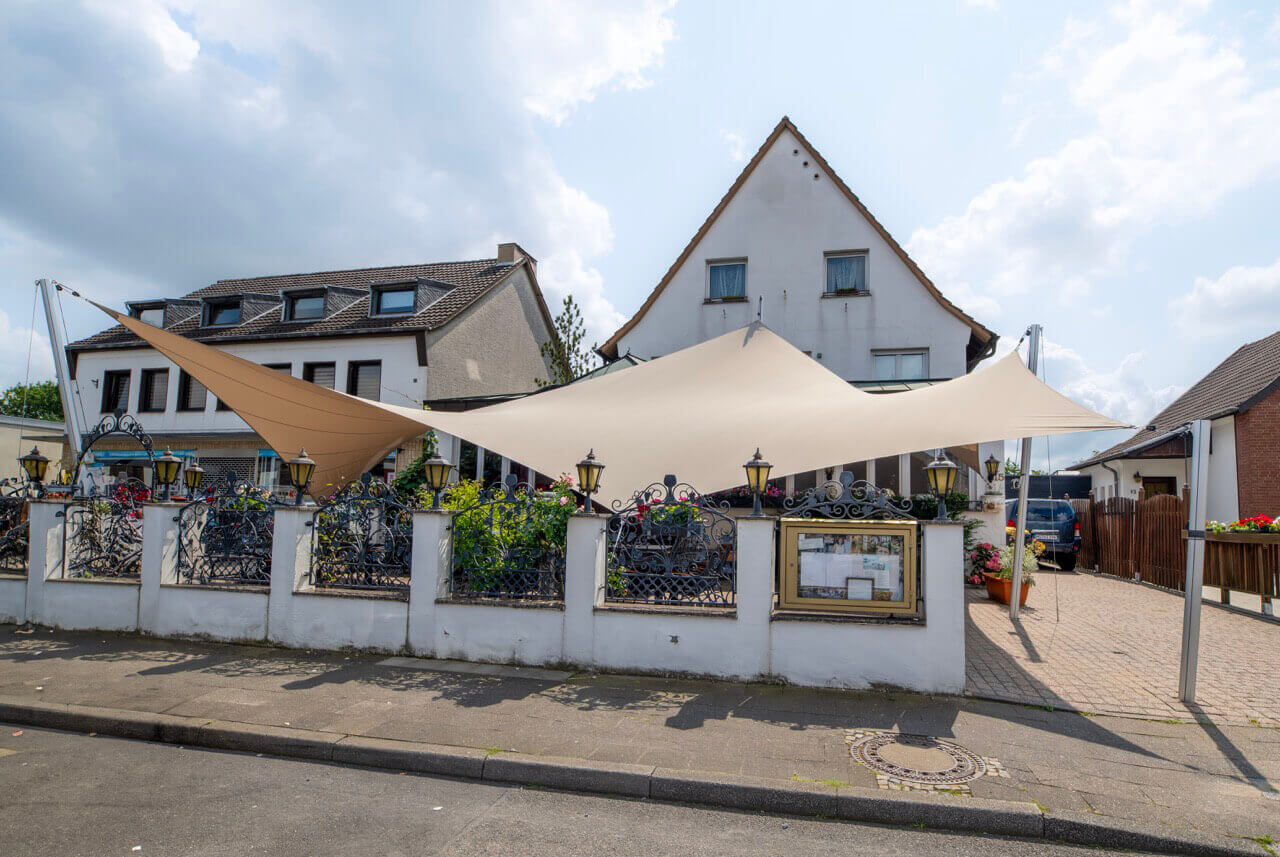 Heinsberg-horeca-terras-overkapping-Restaurant-weidenhof-schaduw-doek-schattentuch-sonnesegel-key-doek-05