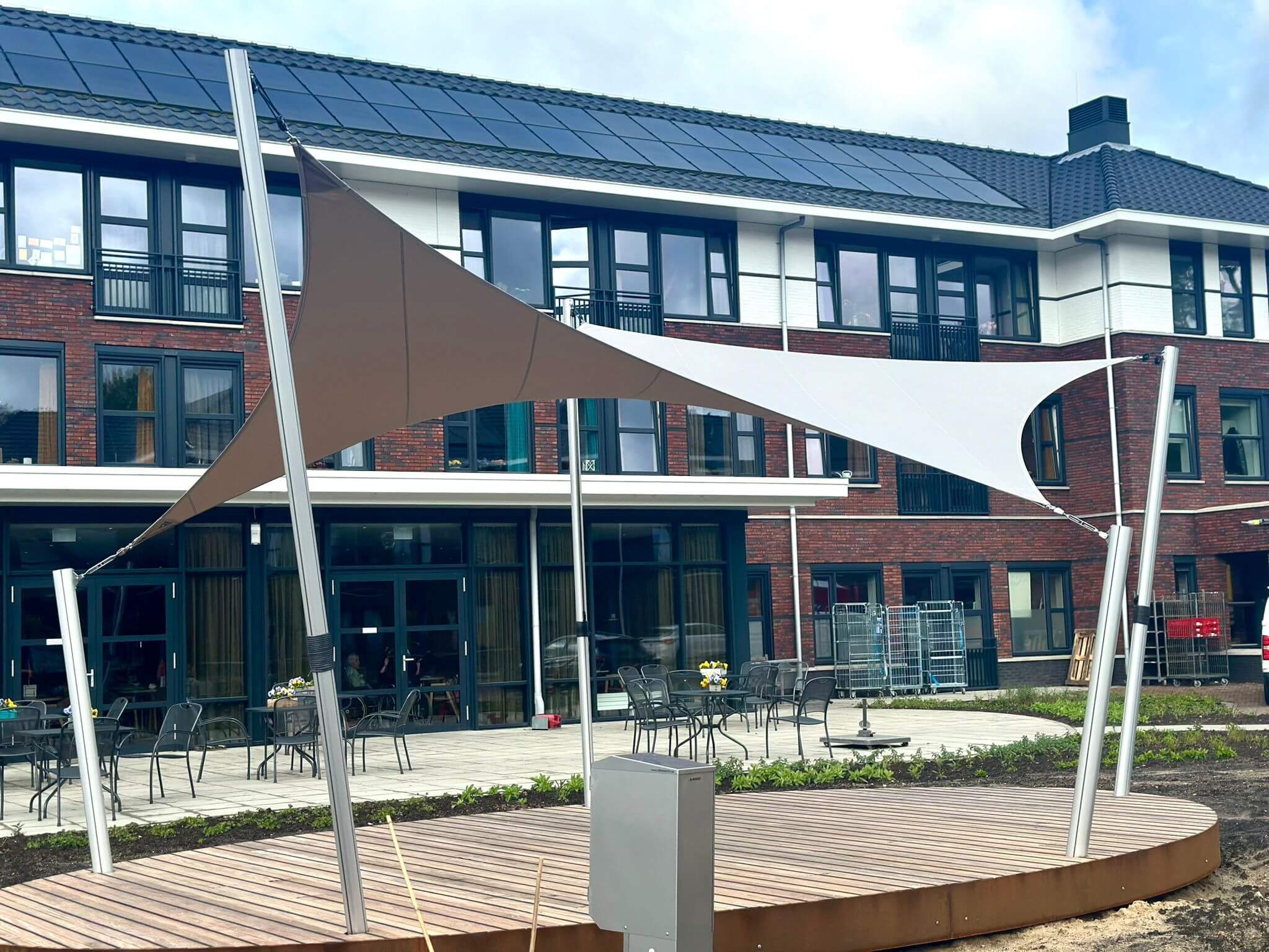 Quarijn-zonnehuis-doorn-Doorn-overkapping-van-zeildoek-Mobuline-podium-op-maat-key-doek-22